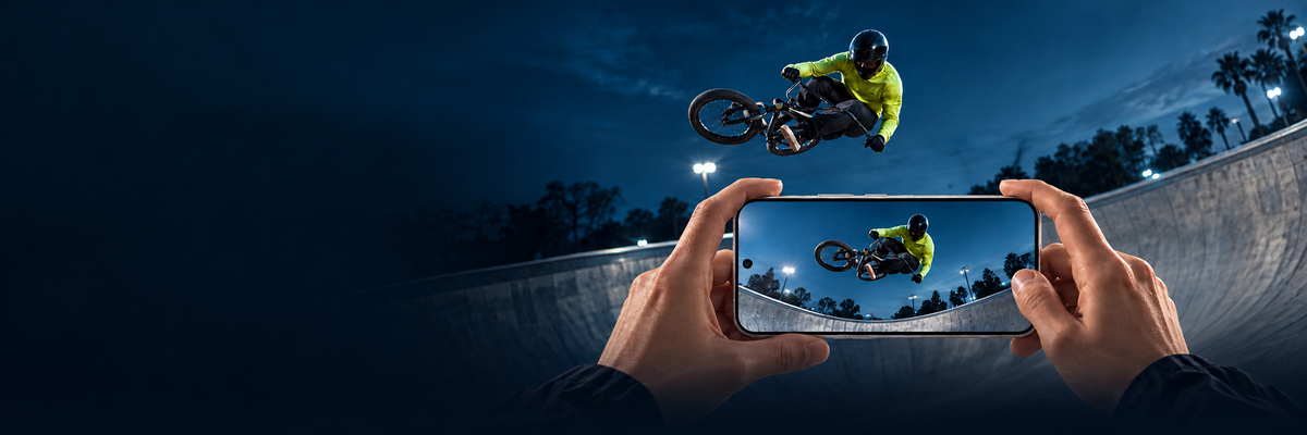OPPO Find X10 Pro Max Titanium Grey filming an airborne BMX rider, desktop-v3